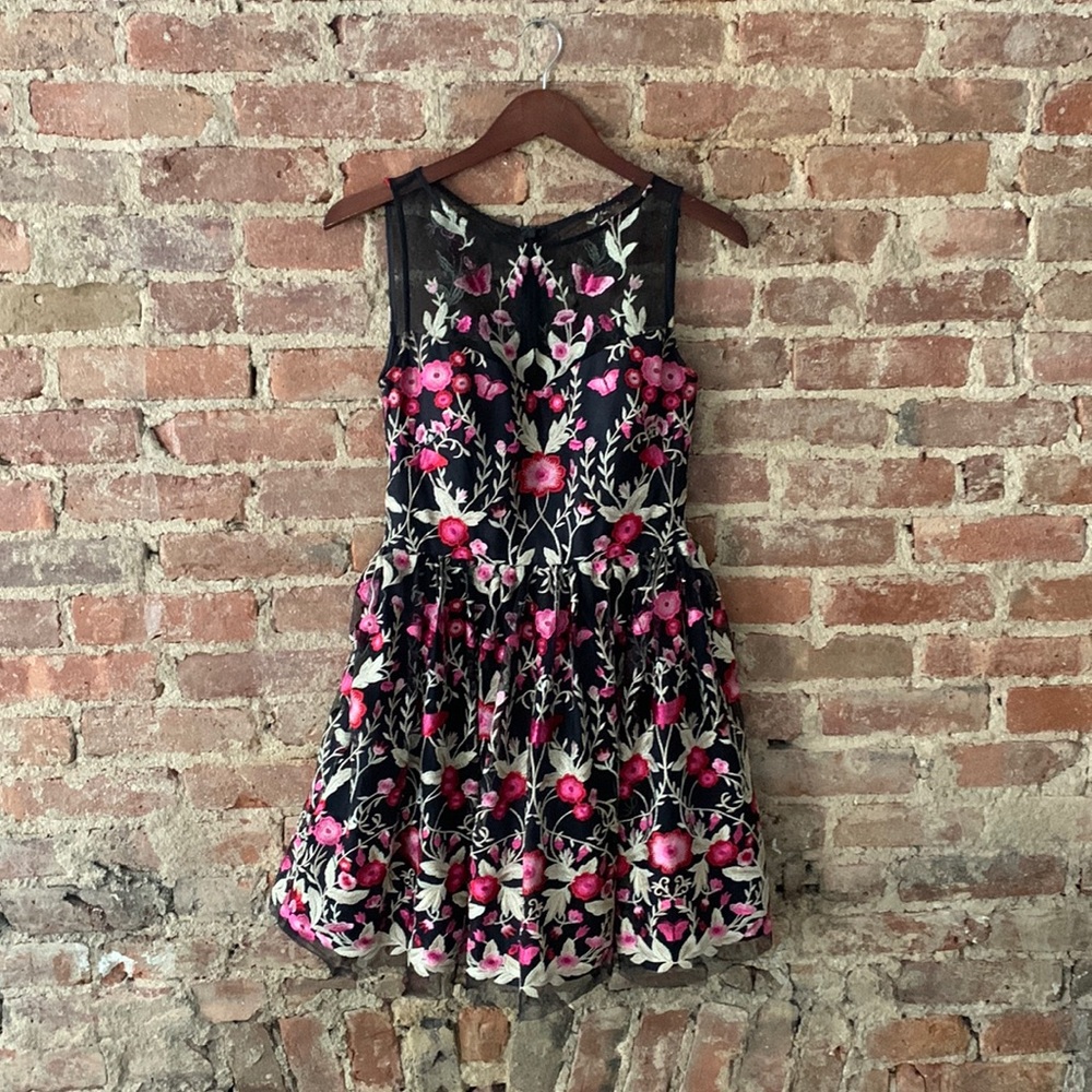 Shoshanna embroidered knee length sleeveless dress
